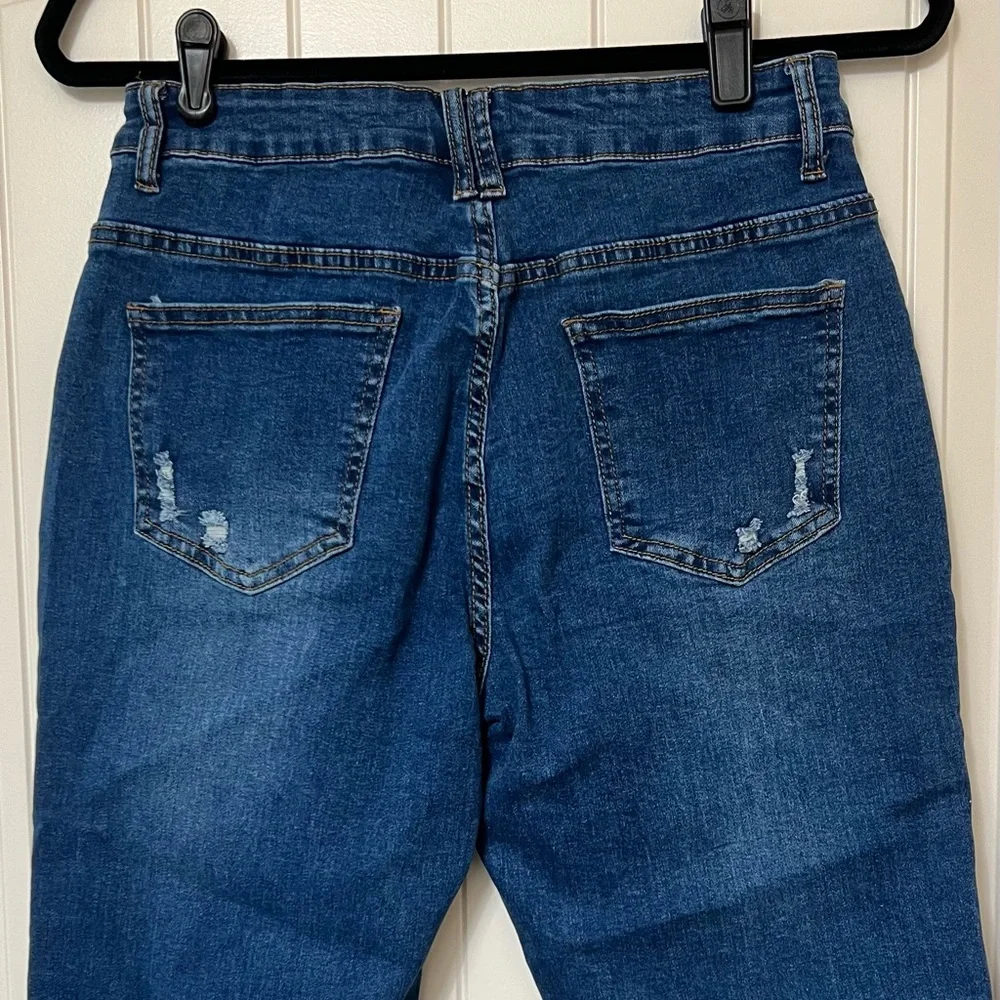Kunmi high rise, wide leg cropped raw edge hem, distressed jeans, size 8